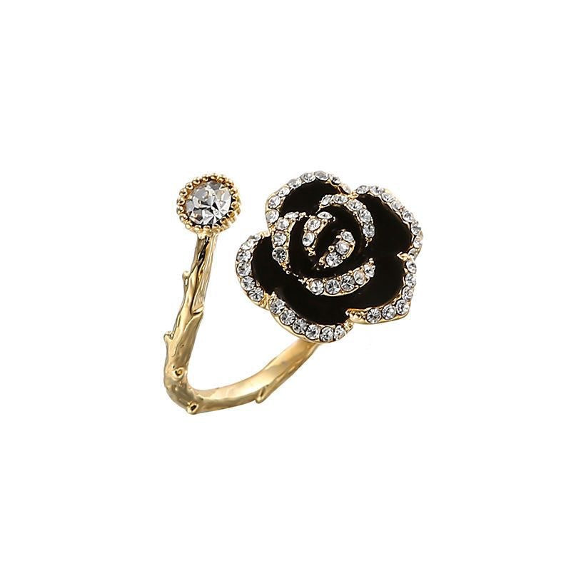 Damen Ring mit floralen Rosenmuster und funkelnden Akzenten Shop Nory