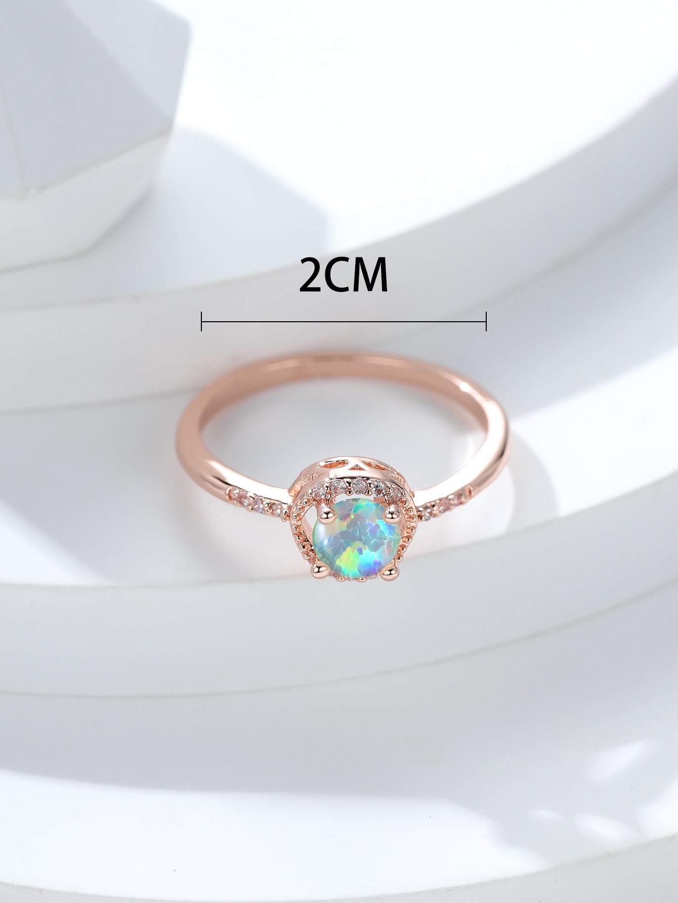 Damen Ring mit schimmerndem Opal und Zirkonia-Verzierung Shop Nory