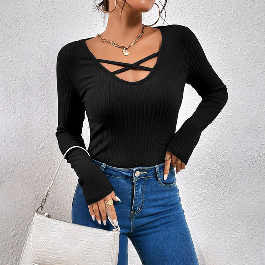 Damen geripptes Langarmshirt mit gekreuztem V‑Ausschnitt, ausgestellten Manschetten und figurbetonter Stretch-Passform Shop Nory