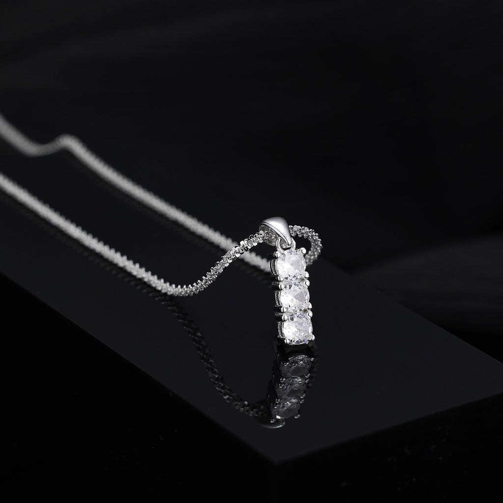 Damen Halskette mit funkelndem Anhänger und Zirkoniasteinen Shop Nory