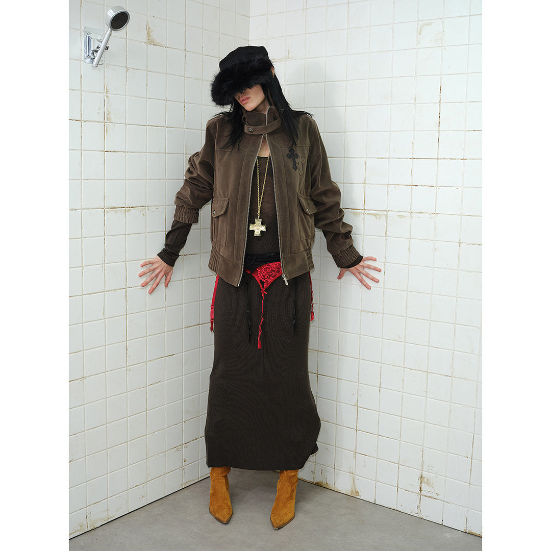 Herren Kurz geschnittener Velours‑Blousonjacke mit Funnelkragen, aufgesetzten Pattentaschen und Zierkreuz‑Applikation Shop Nory