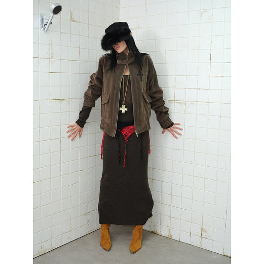 Herren Kurz geschnittener Velours‑Blousonjacke mit Funnelkragen, aufgesetzten Pattentaschen und Zierkreuz‑Applikation Shop Nory