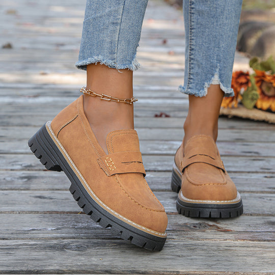 Damen robuste Loafer mit markanter Profilsohle, weichem Veloursoptik-Obermaterial und gepolstertem Komfortfußbett Shop Nory
