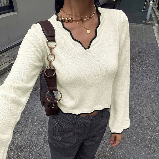 Damen Cropped V‑Ausschnitt Feinstrickpullover mit gewellter Kontrastkante Shop Nory