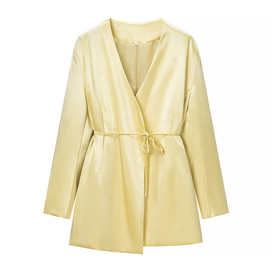 Damen Zweiteiliges Satin-Ensemble mit Wickelblazer und weiter Plissee-Hose Shop Nory