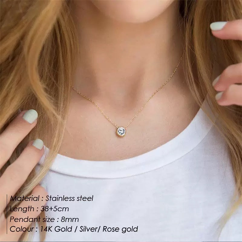 Damen Halskette mit funkelndem Zirkonia-Anhänger in elegantem Design Shop Nory