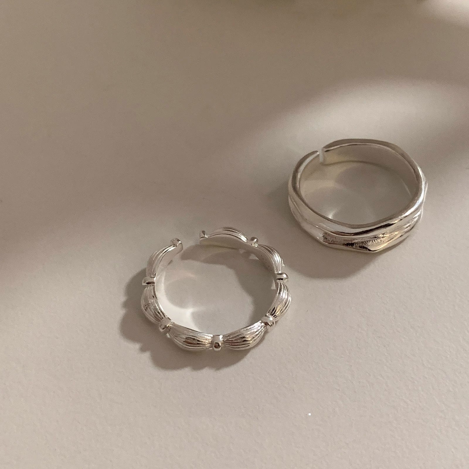 Damen Offener Ring mit modernem gewellten Design Shop Nory