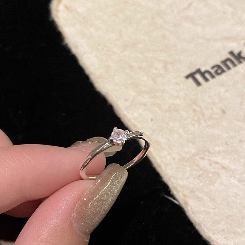Damen Zierlicher Solitär Ring mit funkelndem Zirkonia Shop Nory