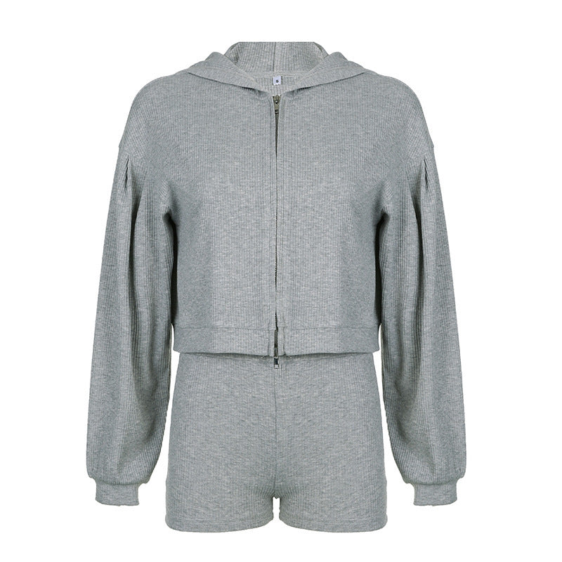 Damen nan kurzes geripptes Lounge-Set mit Kapuzen-Zipjacke und Highwaist-Shorts Shop Nory