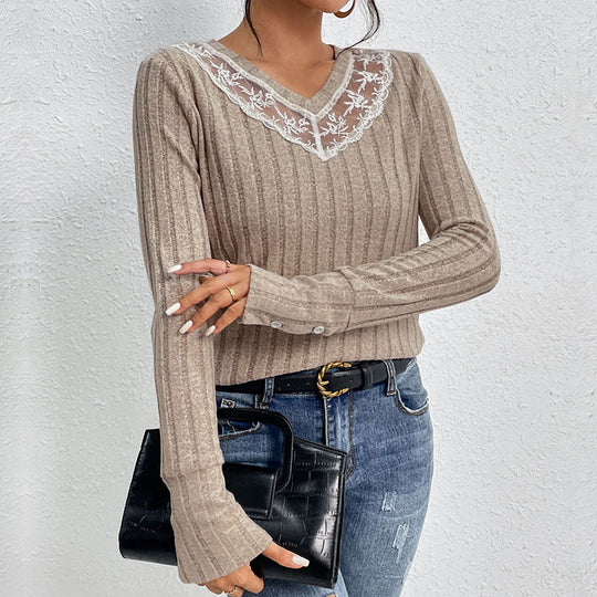 Damen Taillierter Rippstrick‑Pullover mit transparentem Spitzeneinsatz am V‑Ausschnitt Shop Nory