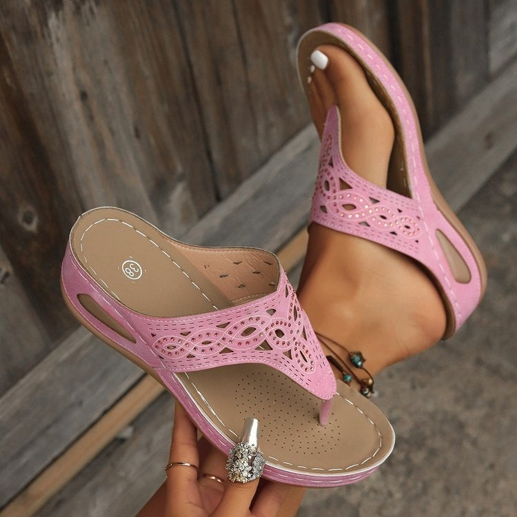 Damen Komfortable Zehentrenner-Sandalen mit floralem Schnitt
