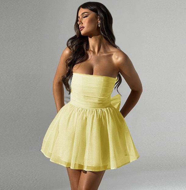 Damen Neckholder Minikleid mit schimmernden Details und eleganter Silhouette