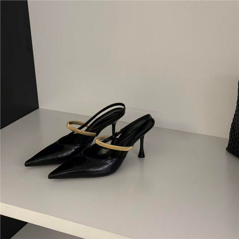 Damen Spitz zulaufende Slingback-Mules mit goldfarbenem Zierriemen und skulpturiertem Stiletto-Absatz Shop Nory