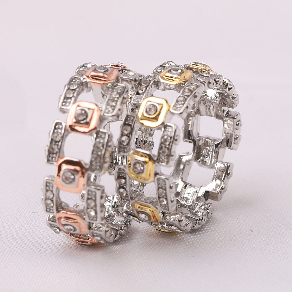 Damen Ring im modernen, geometrischen Design mit funkelnden Zirkonia Shop Nory