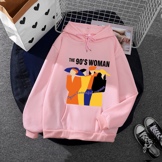 Damen nan weit geschnittener Kapuzenpullover mit Neunzigerjahre-Illustrationsprint, angerautem Fleece und Kängurutasche Shop Nory