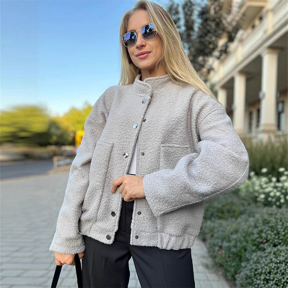 Damen Teddy-Fleece Bomberjacke im Boxy-Cut mit Druckknopfverschluss und aufgesetzten Taschen Shop Nory