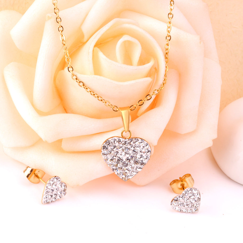 Damen Schmuckset mit funkelnden Herzanhängern und eleganten Ohrsteckern Shop Nory