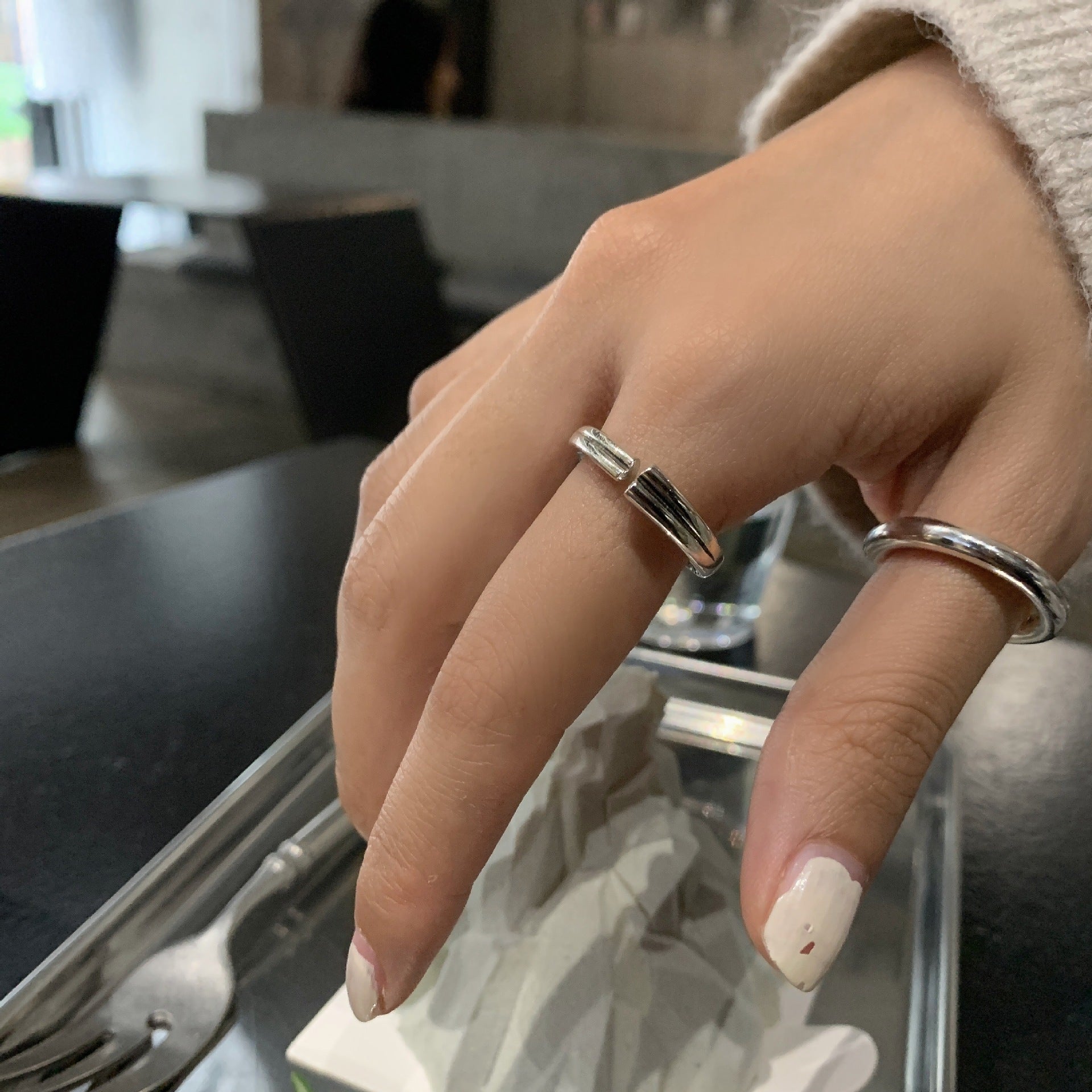Damen modischer Ring mit einzigartigem Design und raffinierter Schlitz-Optik Shop Nory