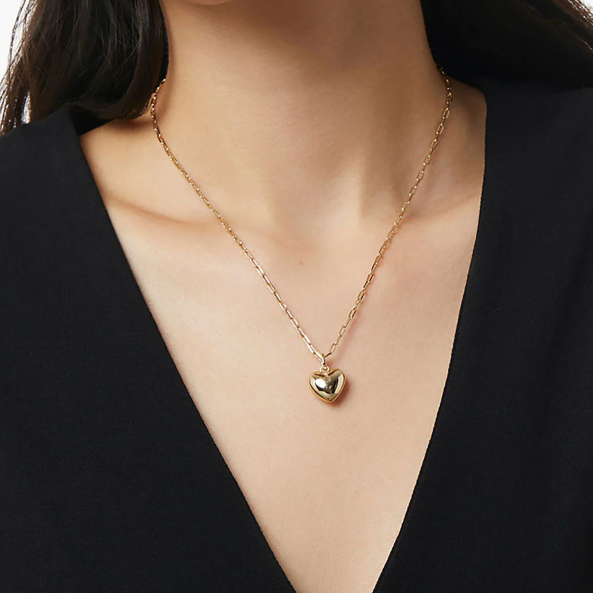Damen Halskette mit glänzendem Herzanhänger und robuster Gliederkette Shop Nory