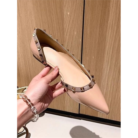 Damen Spitz zulaufende Lackballerinas mit Nietenrand und ergonomischem Komfortfußbett Shop Nory