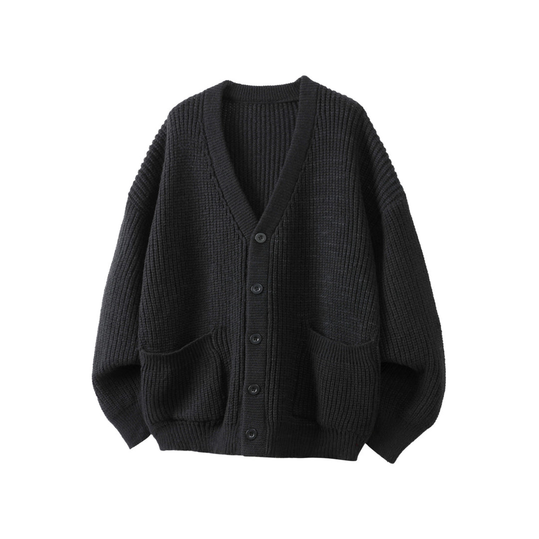 Unisex Oversize Grobstrick-Cardigan mit V-Ausschnitt, Knopfleiste und aufgesetzten Taschen Shop Nory