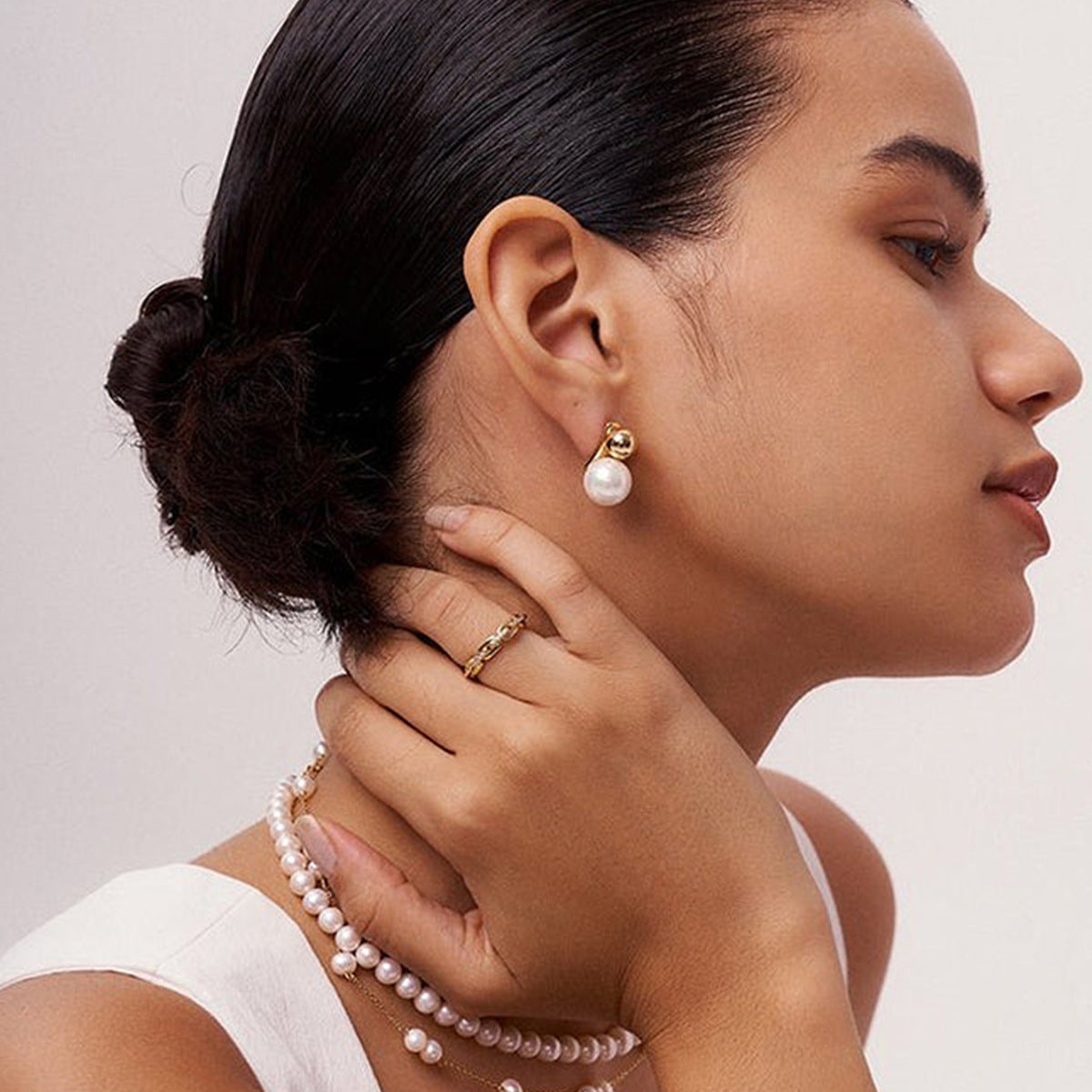 Damen Ohrhänger mit elegantem Perlenanhänger aus hypoallergenem Edelstahl Shop Nory