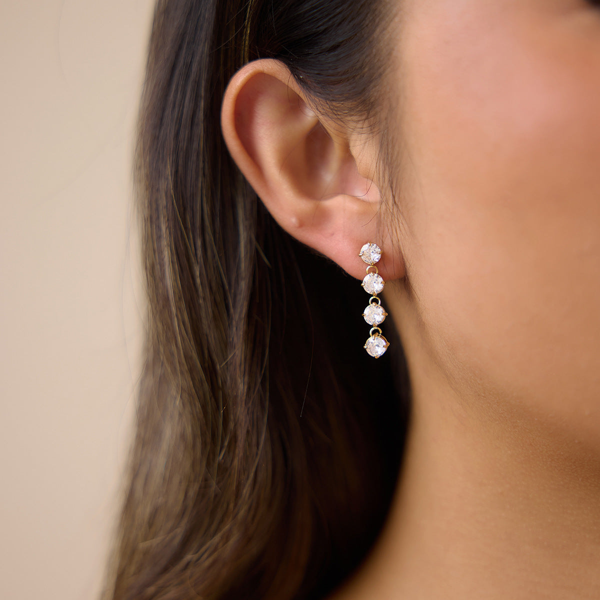 Damen Elegante Ohrhänger mit funkelnden Zirkonia und hypoallergenen Eigenschaften Shop Nory