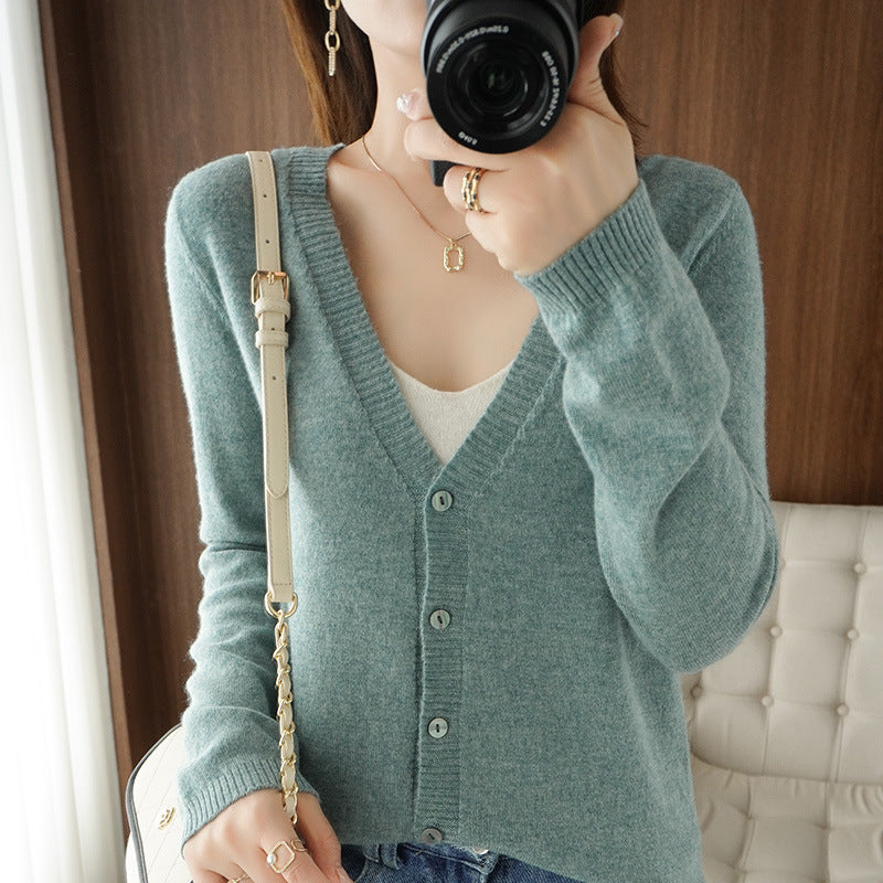Damen Leichter V‑Ausschnitt-Cardigan aus Kaschmir‑Mix mit feiner Rippkante Shop Nory