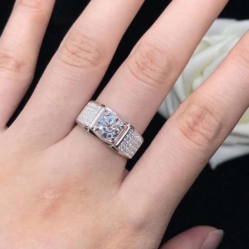 Damen luxuriöser Anhänger-Ring mit funkelndem Zirkonia Shop Nory