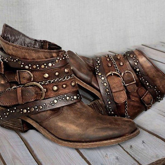 Damen nan knöchelhohe Biker-Stiefelette mit mehreren Nietenriemen, dekorativen Ketten und verstellbaren Schnallen Shop Nory