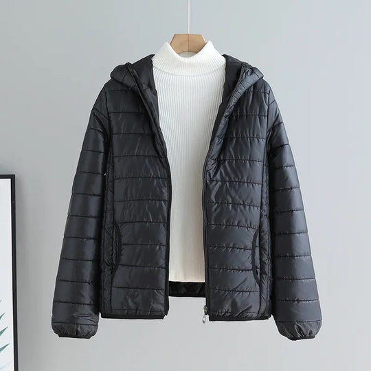 Damen gesteppte Übergangsjacke mit praktischen Taschen und Kapuze