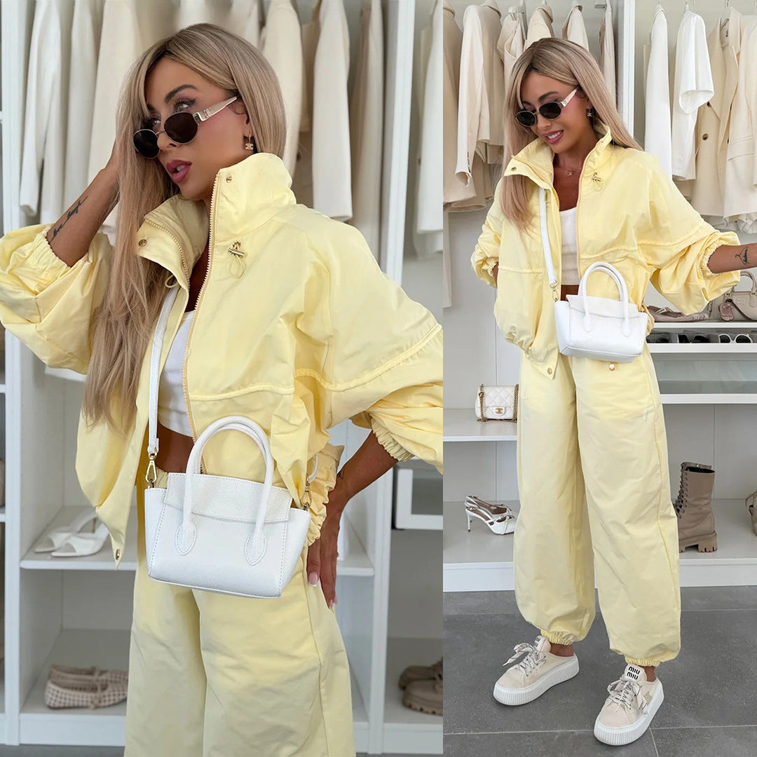 Damen Leichtes Nylon-Set mit oversized Bomberjacke und elastischer Jogginghose Shop Nory