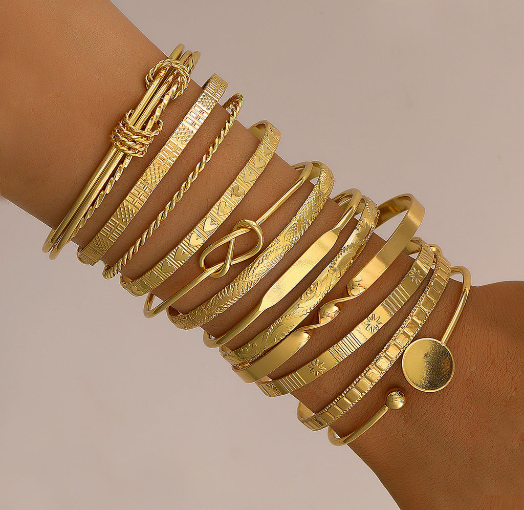 Damen Armreif-Set mit elegantem, strukturiertem Design Shop Nory