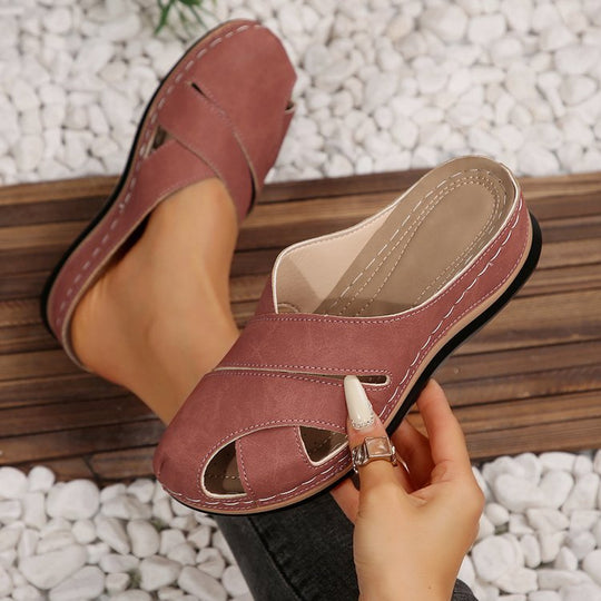 Damen Bequeme geschlossene Pantoletten mit Cut-Outs, gepolstertem Komfortfußbett und leichter Keilsohle Shop Nory