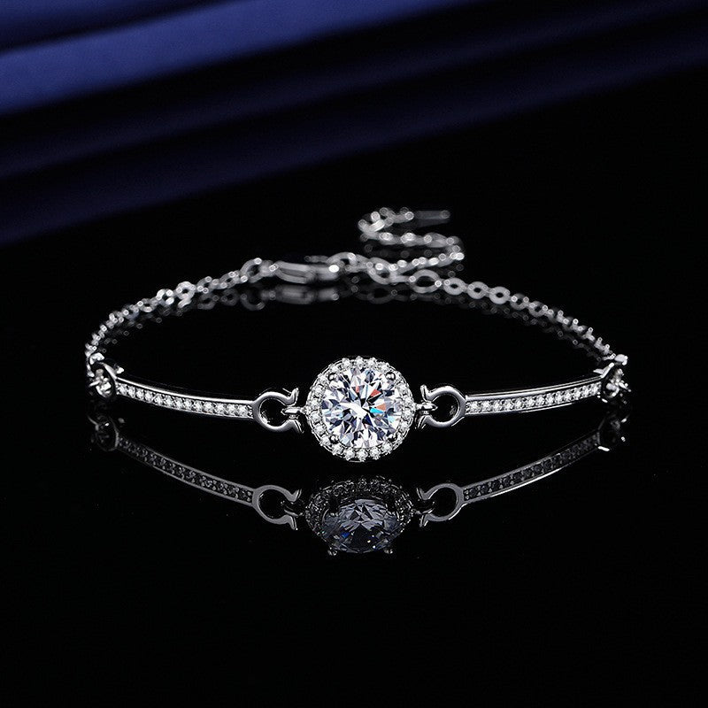 Zartes Zirkonia-Armband mit Verstellbarem Verschluss und Funkelnden Rundsteinen