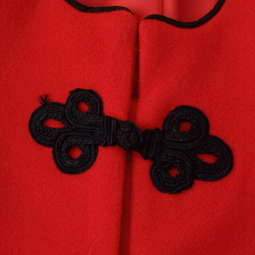 Damen Taillierte Kurzjacke im Mandarinstil mit Schlüsselloch‑Ausschnitt und Zierknotenverschlüssen Shop Nory