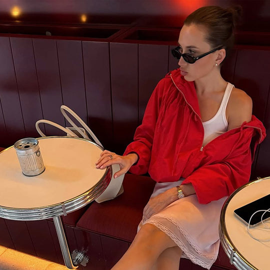 Damen Leichte Nylon-Haori-Kapuzenjacke mit Rüschenkragen, Tunnelzug und Ballonärmeln Shop Nory