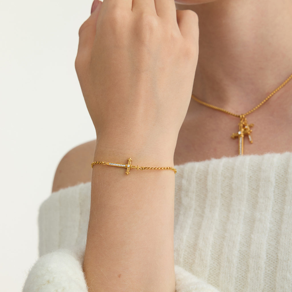 Damen Armband mit funkelndem Kreuzdesign und hypoallergener Verarbeitung Shop Nory