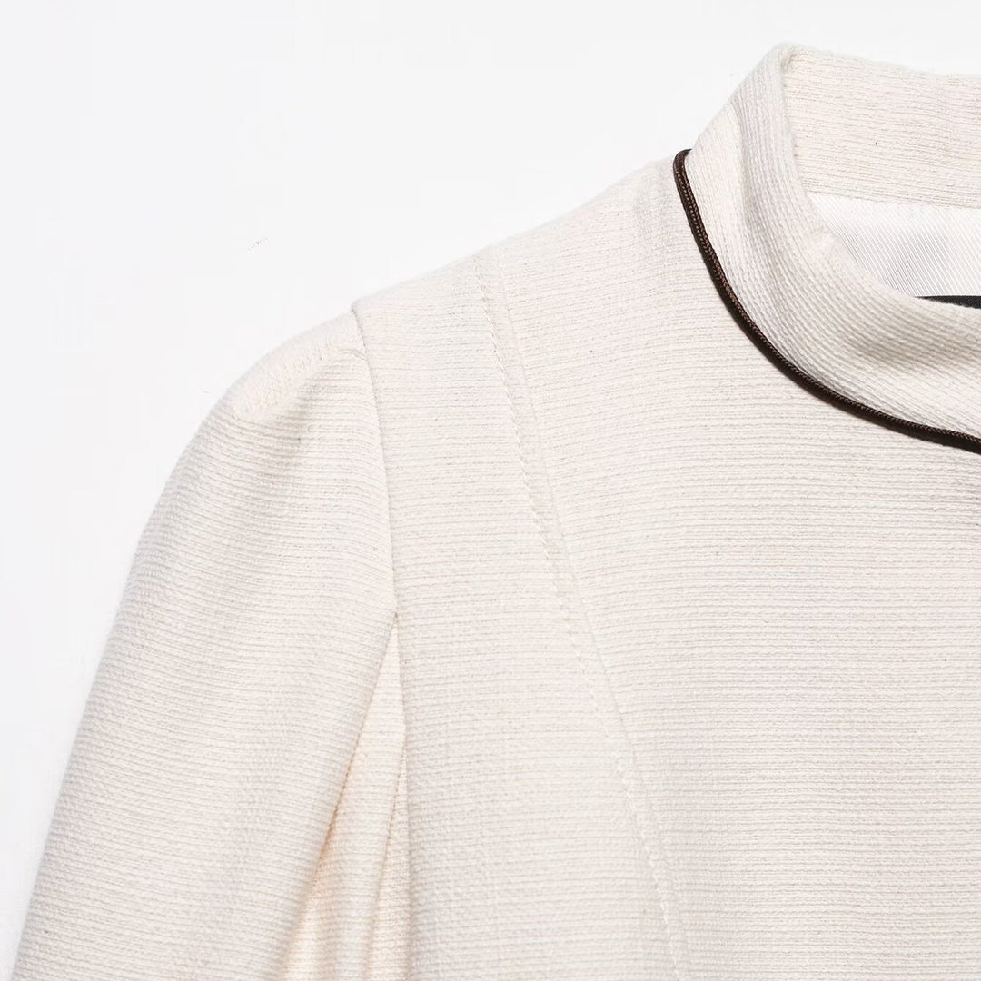 Damen Kurzblazer im Bouclé‑Look mit Stehkragen, dekorativer Paspelierung und bezogenen Knöpfen Shop Nory