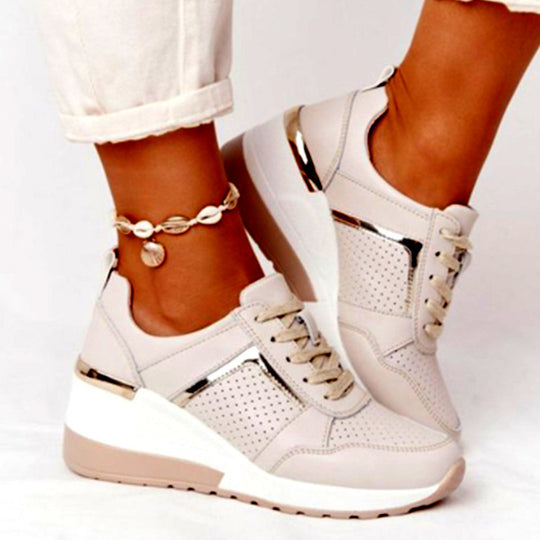 Damen Plateausneaker mit Keilsohle, Mesh- und Veloursmix, metallischen Zierdetails Shop Nory