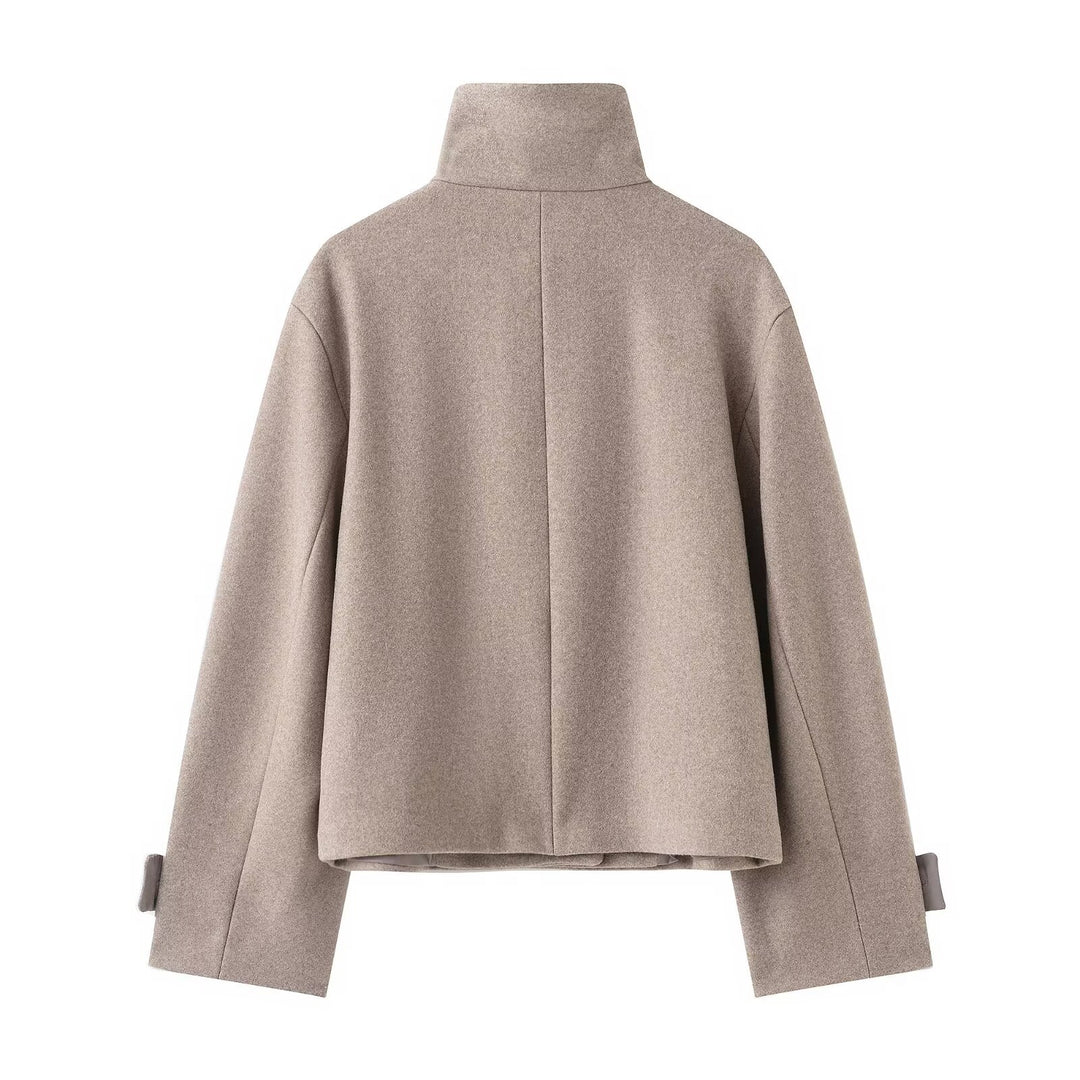 Damen Cropped Wollmix-Kurzjacke mit hohem Stehkragen, asymmetrischer Knopfleiste und Krempelmanschetten Shop Nory