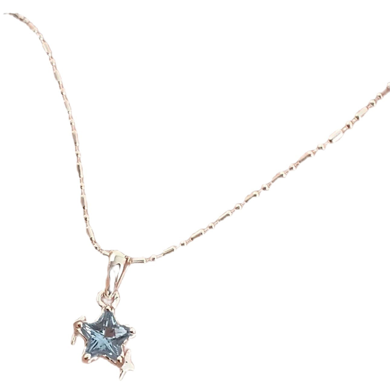 Damen Halskette mit funkelndem Sternanhänger und hochwertiger Silberkette Shop Nory