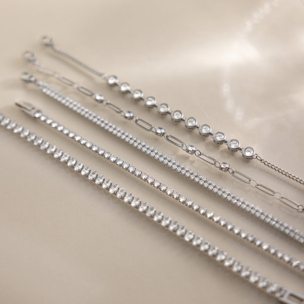 Damen Armband mit funkelnden Kristallen und hypoallergener Edelstahlverarbeitung Shop Nory