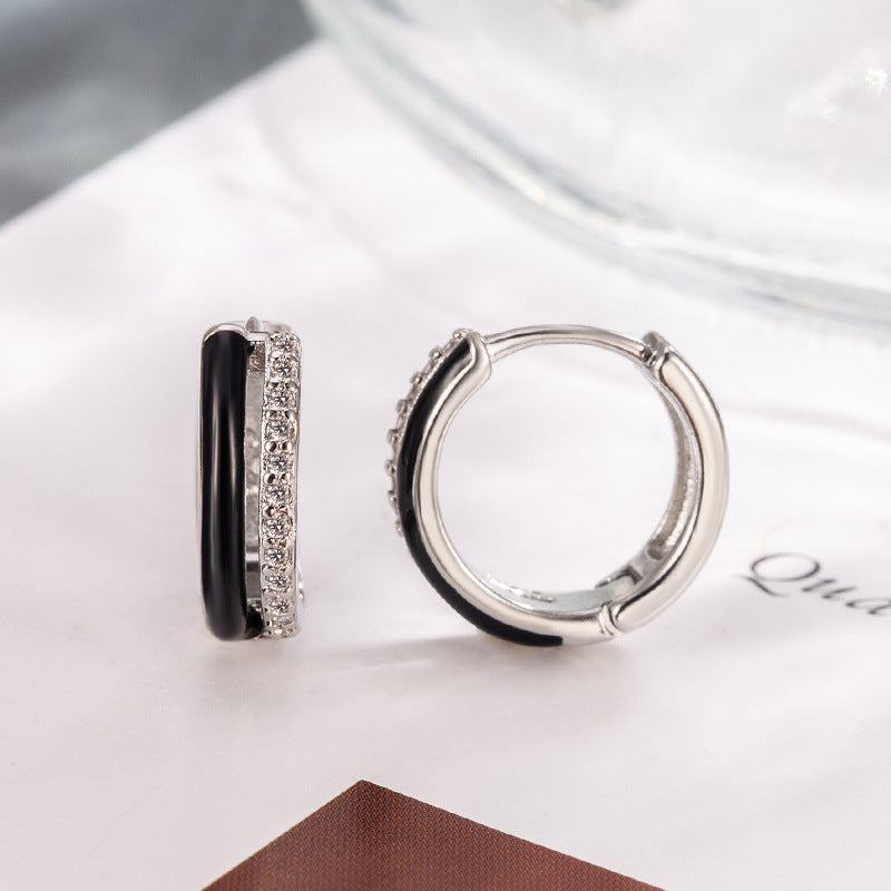 Damen Creolen mit elegantem Design und funkelnden Akzenten Shop Nory