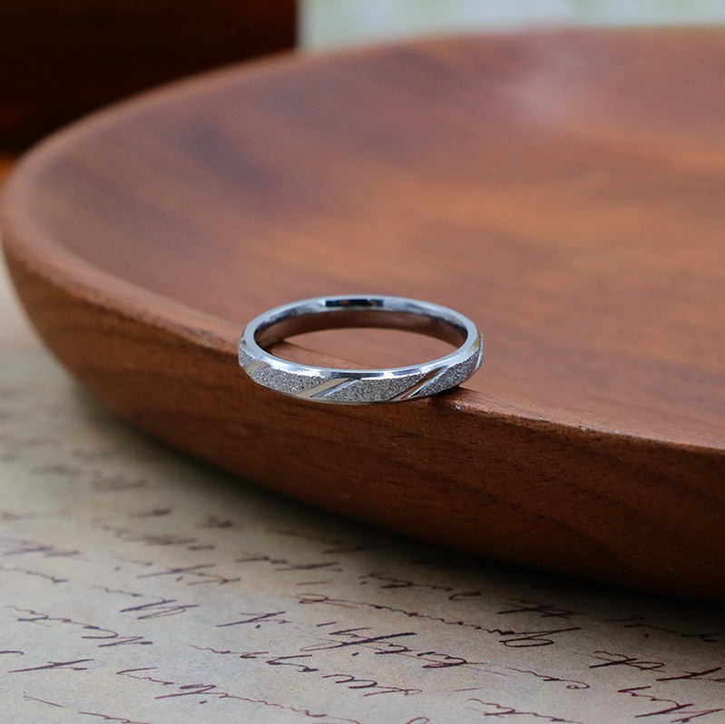 Damen Schmuckring mit eleganter Oberflächenstruktur Shop Nory