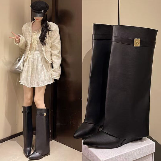Damen kniehohe Lederstiefel mit konischem Schaft und Schloss-Applikation Shop Nory
