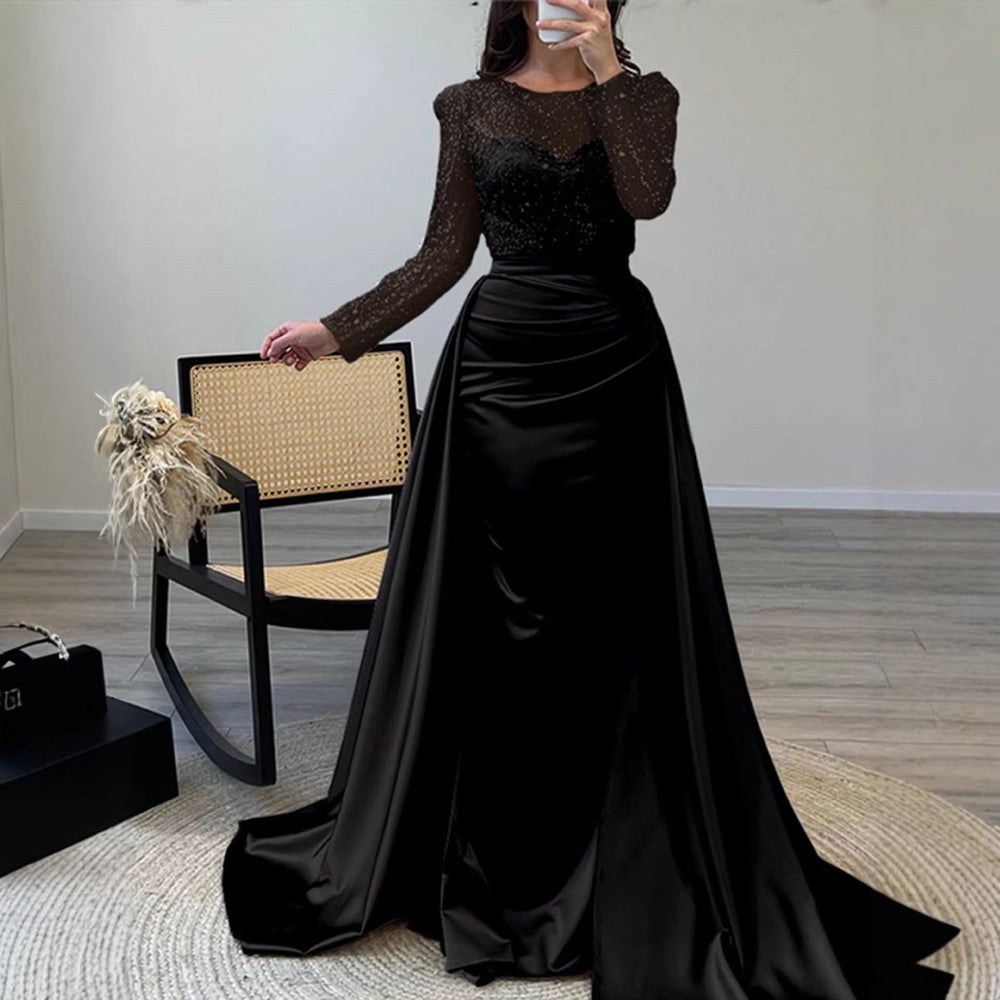 Damen Abendkleid mit funkelndem Paillettenoberteil und elegantem Satinrock