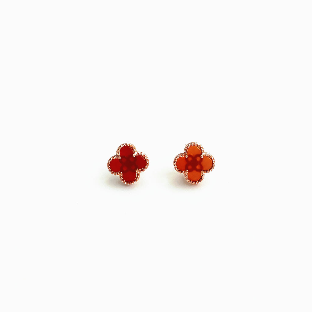 Damen Ohrstecker mit Blumenmotiv und funkelnden Zirkonia Shop Nory