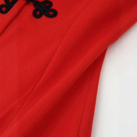 Damen Taillierte Kurzjacke im Mandarinstil mit Schlüsselloch‑Ausschnitt und Zierknotenverschlüssen Shop Nory