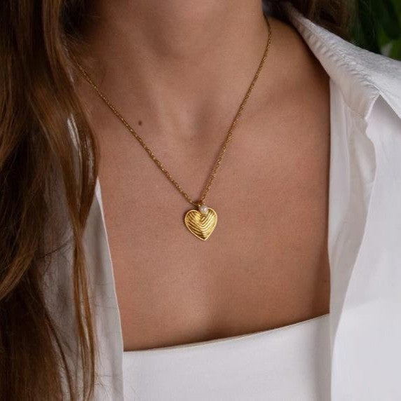 Damen Halskette mit elegantem Herzanhänger aus hochwertigem Edelstahl Shop Nory